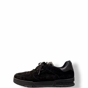 Louis Vuitton uniformes suede LV trainers